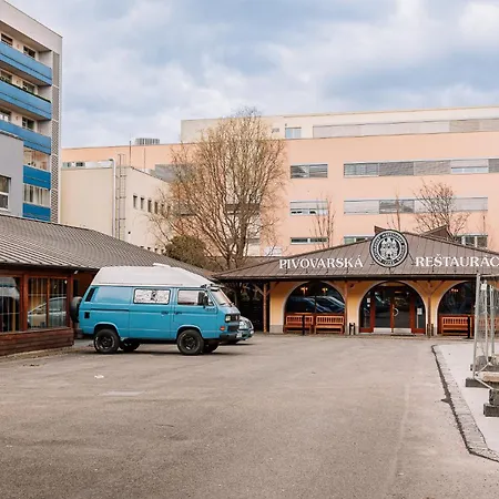 Skau Dunajska 58a Apt3 *